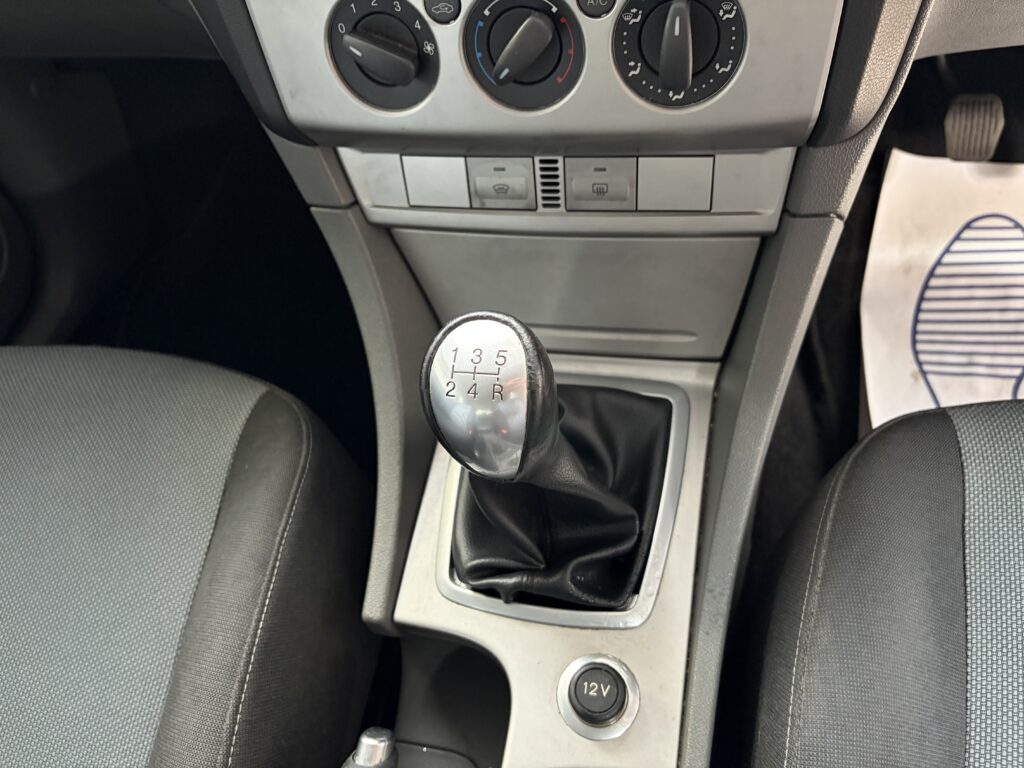 2009 Ford Focus 1.6 Zetec 5dr